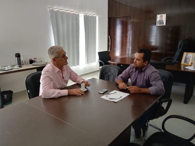 Prefeito de Barão de Melgaço – MT Elvio de Souza Queiroz  recebe visita do vereador por Cuiabá  Mario Nadaf .